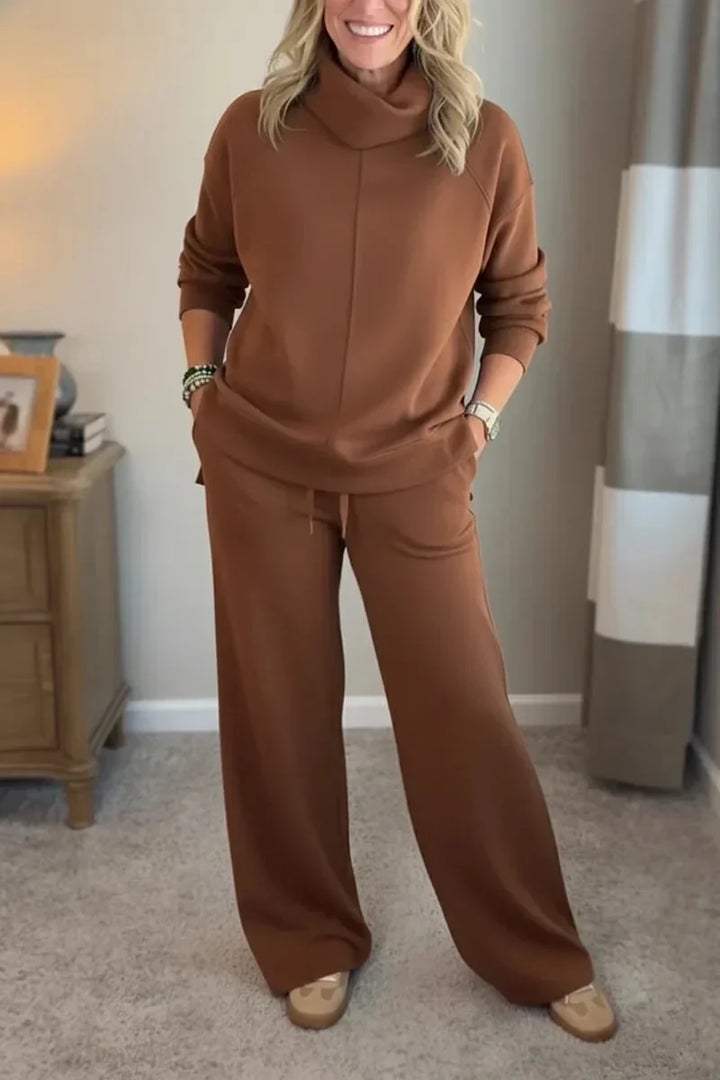 Thalia - Two-Piece Travel Set with Turtleneck